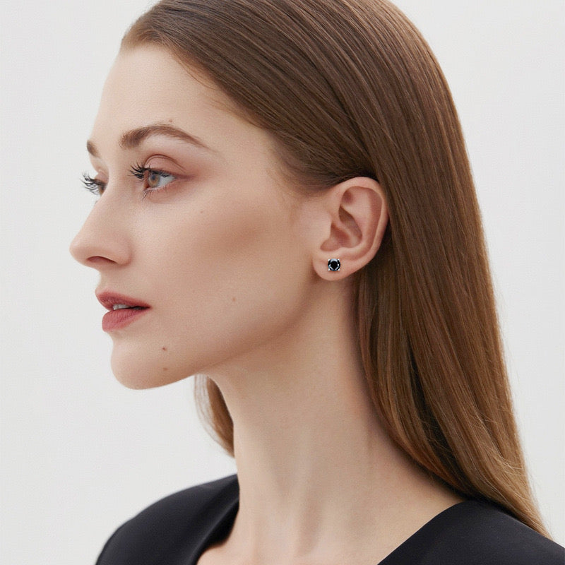 The Back Remy Studs (1 Carat)