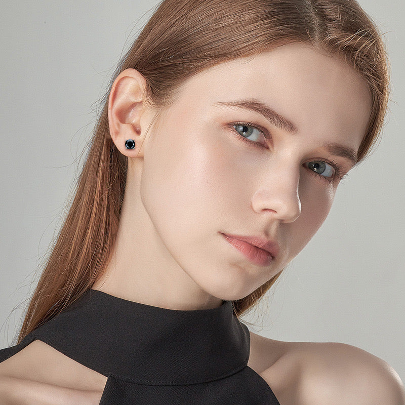The Back Remy Studs (1 Carat)