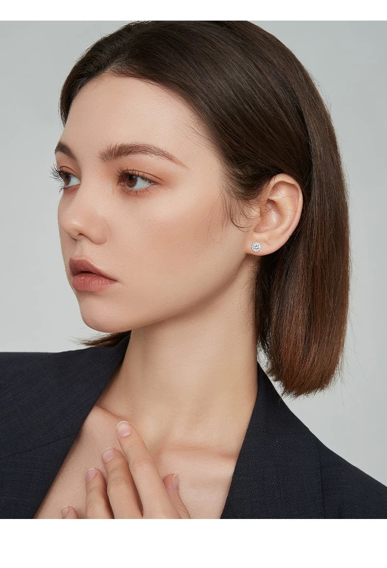 The Snow Studs (1 Carat)