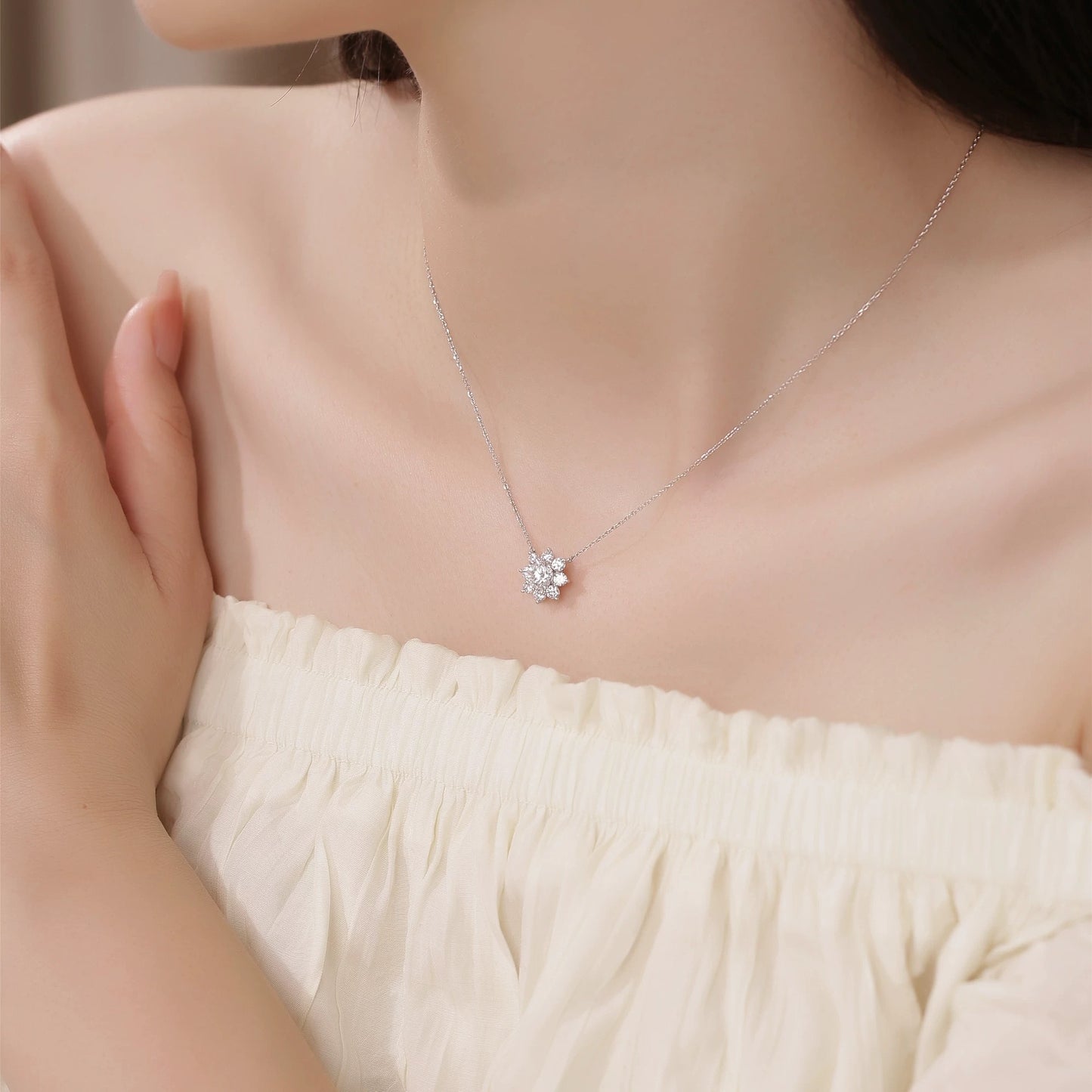 The Sunflower Necklace (1 Carat)