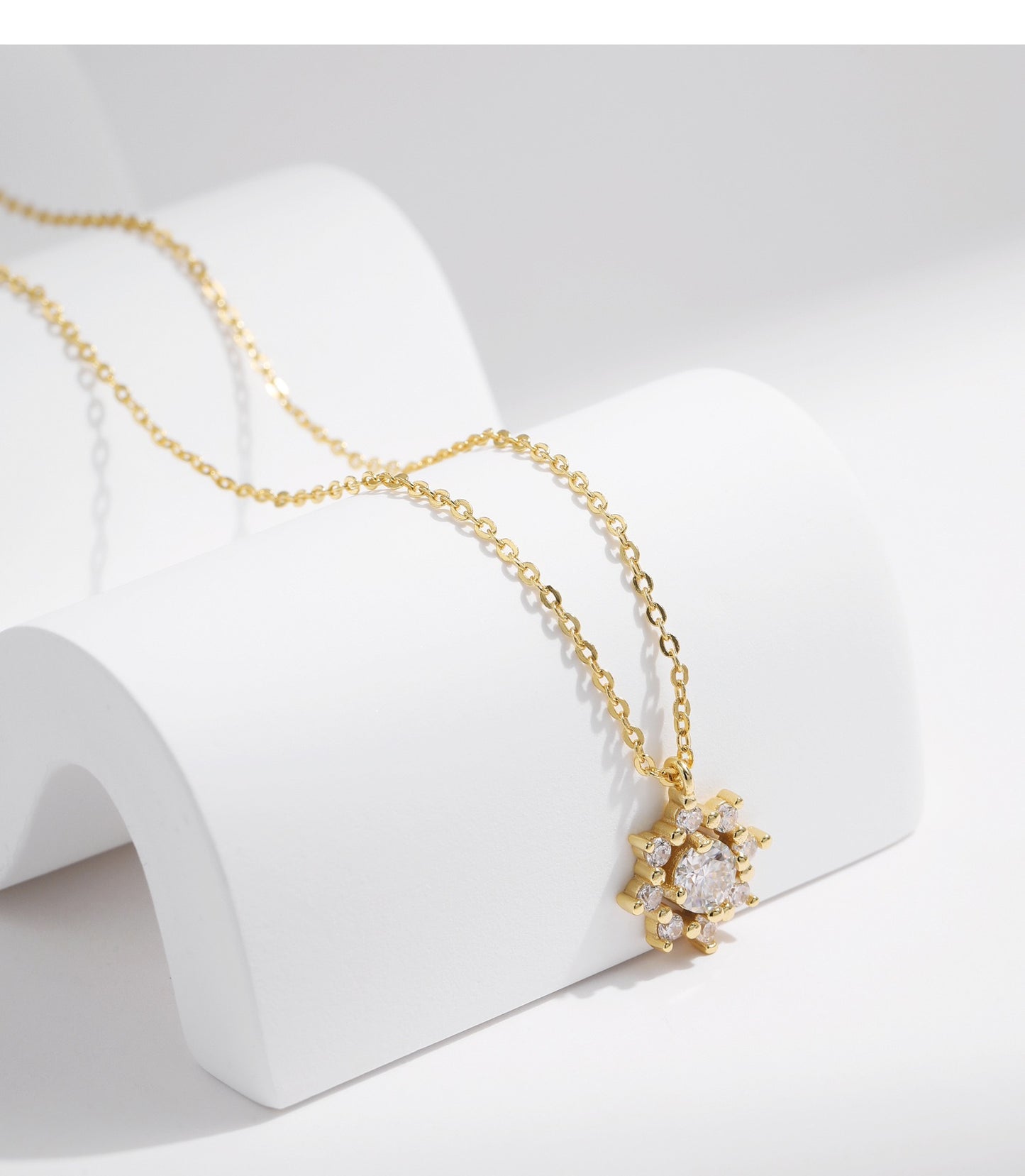 The Snow Necklace (0.5 Carat)