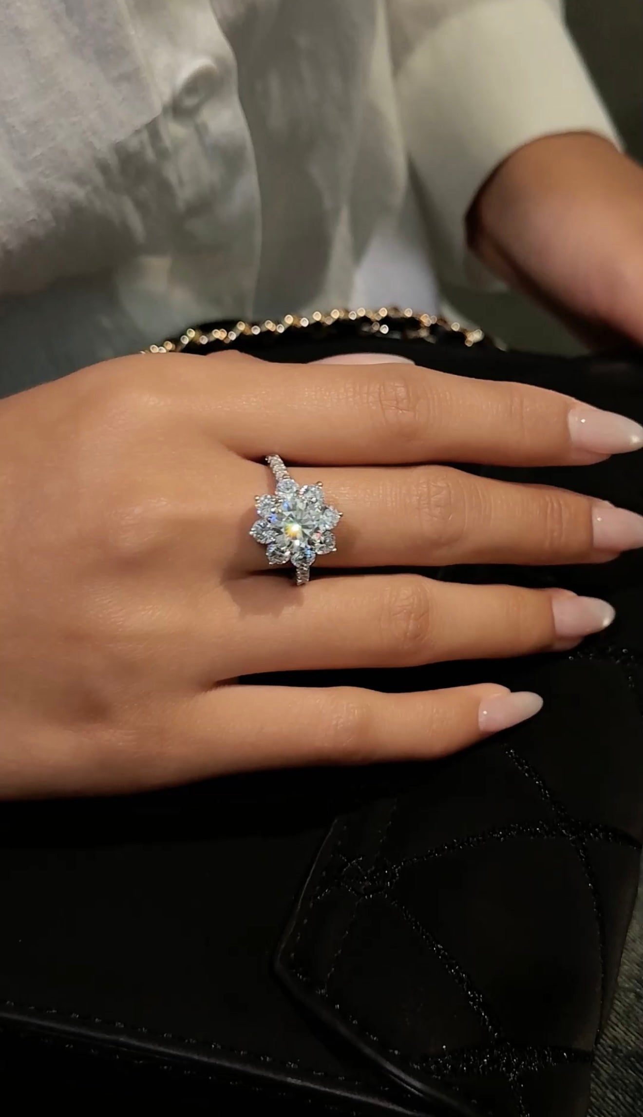 SUNFLOWER ROUND CUT MOISSANITE ENGAGEMENT RING (2 Carat)