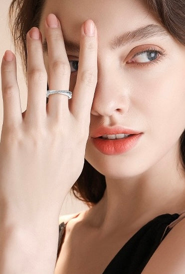 MOISSANITE X BAND