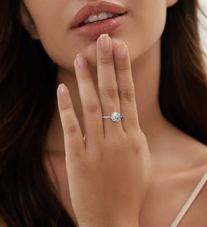 CLASSIC ROUND CUT SOLITAIRE MOISSANITE ENGAGEMENT RING (2 Carat)