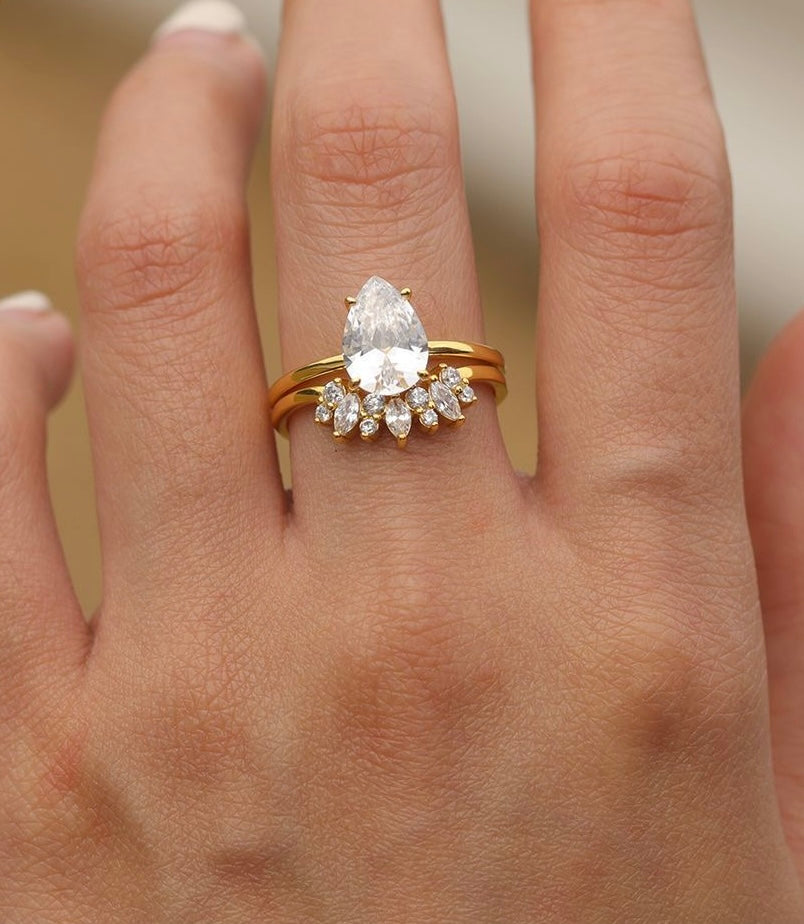 PEAR CUT MOISSANITE CLUSTER ENGAGEMENT RING SET (2 Carat)