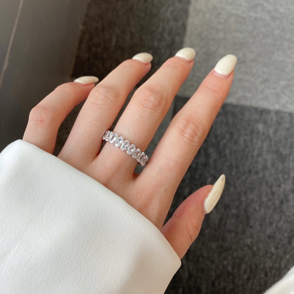 OVAL CUT MOISSANITE FULL ETERNITY BAND (5mm)