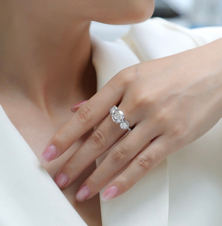 THRESS STONE ROUND CUT SOLITAIRE MOISSANITE ENGAGEMENT RING (3 Carat)