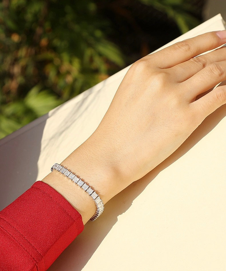 The Blakely Moissanite Tennis Bracelet (4mm)