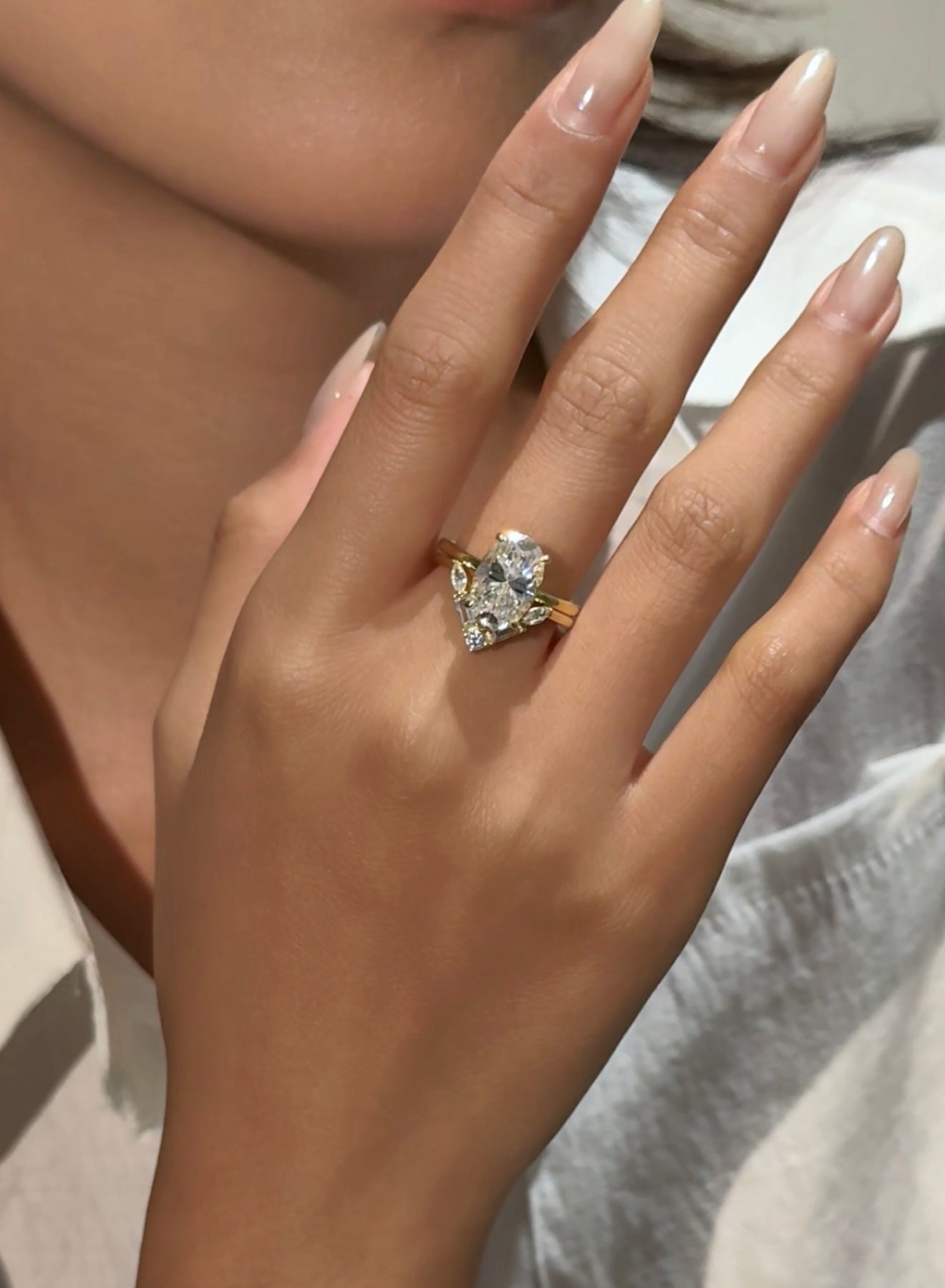 OVAL CUT MOISSANITE CLUSTER ENGAGEMENT RING SET (4.5 Carat)