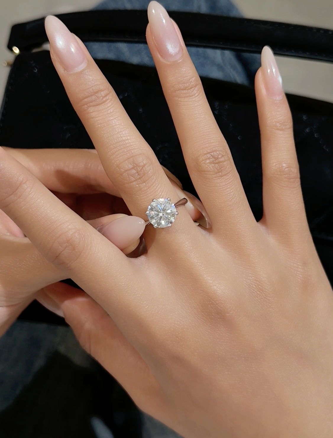 CLASSIC ROUND CUT SOLITAIRE MOISSANITE ENGAGEMENT RING