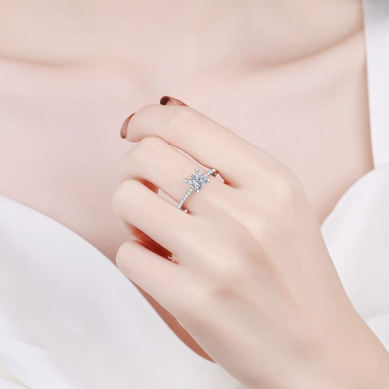 The Mila Ring (2 Carat)