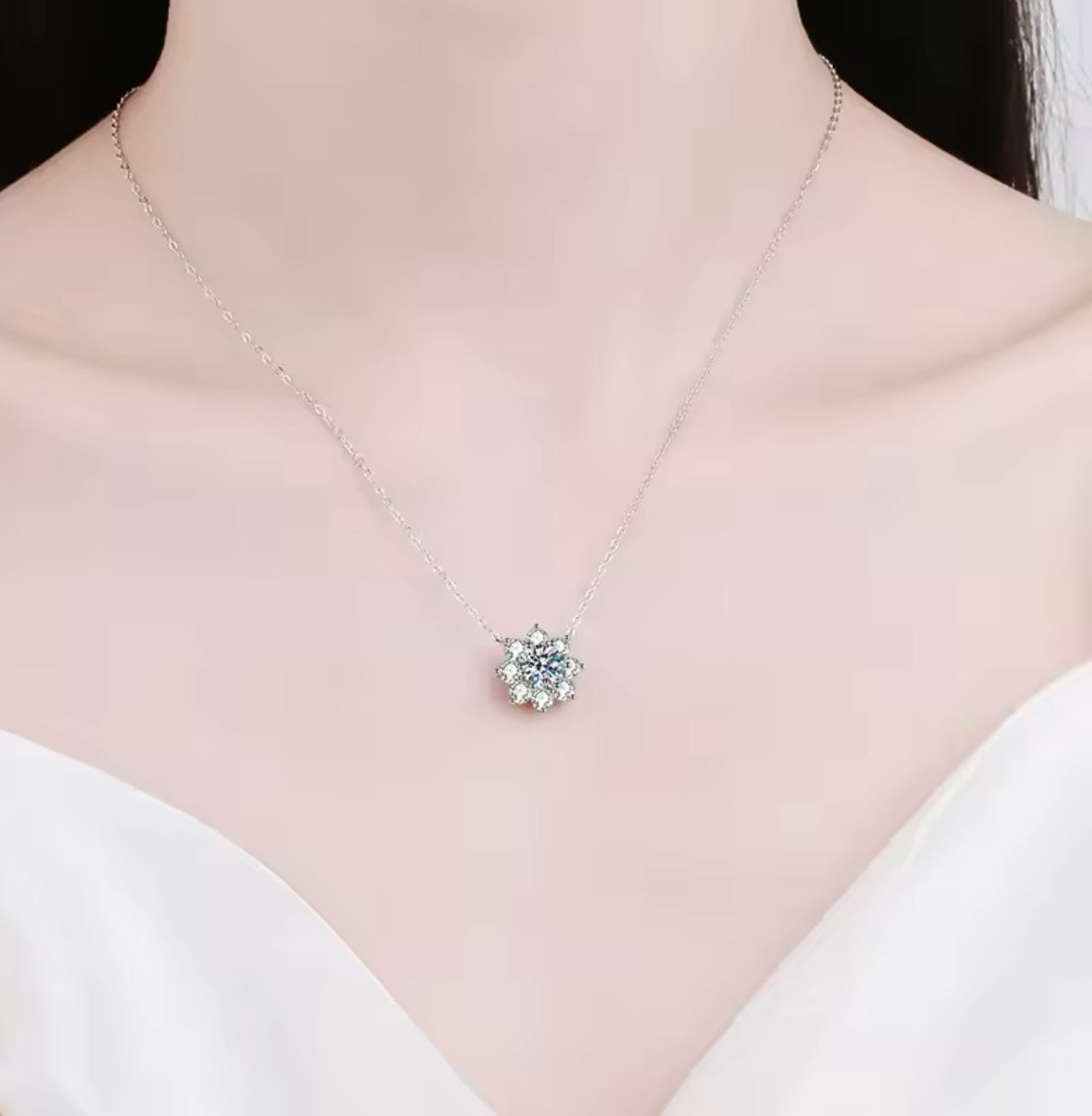 The Sunflower Necklace (1 Carat)