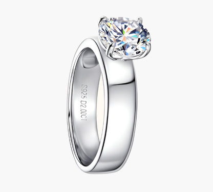 4-PRONG CLASSIC ROUND CUT SOLITAIRE MOISSANITE ENGAGEMENT RING (2 Carat)