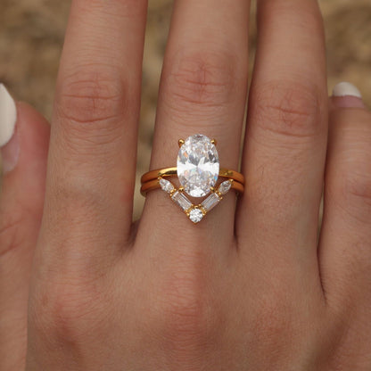 OVAL CUT MOISSANITE CLUSTER ENGAGEMENT RING SET (4.5 Carat)
