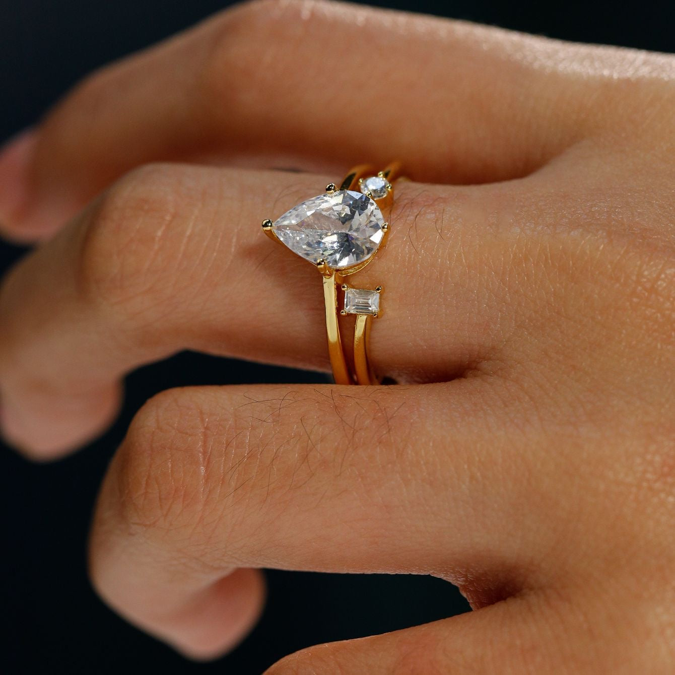 PEAR CUT MOISSANITE CLUSTER ENGAGEMENT RING SET (2 Carat)