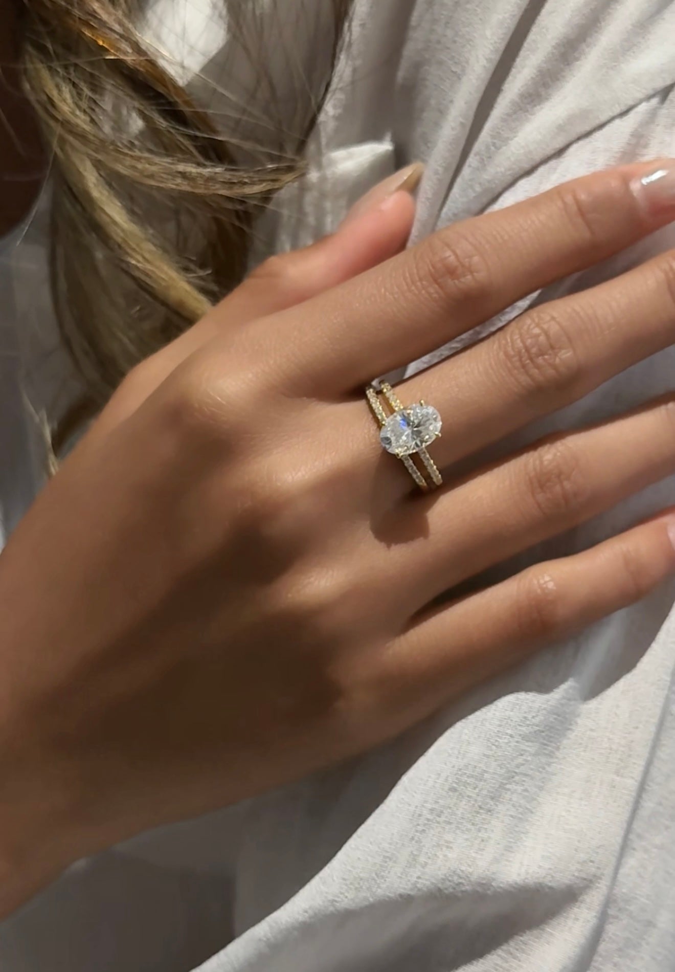 OVAL CUT MOISSANITE CLUSTER ENGAGEMENT RING SET (2.5 Carat)