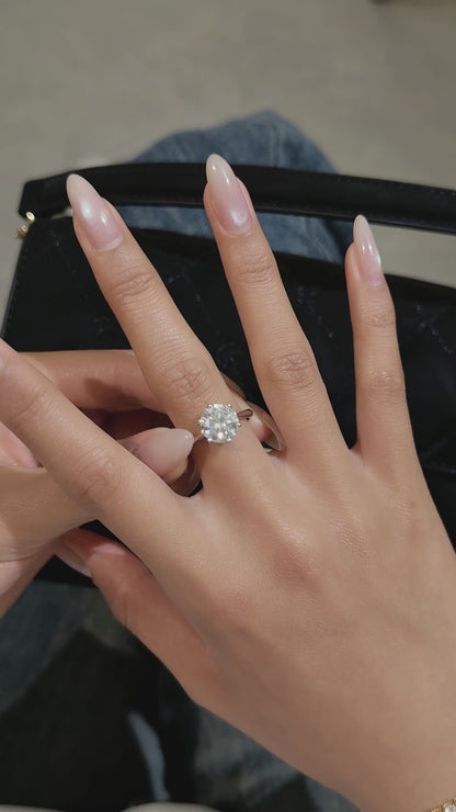 CLASSIC ROUND CUT SOLITAIRE MOISSANITE ENGAGEMENT RING